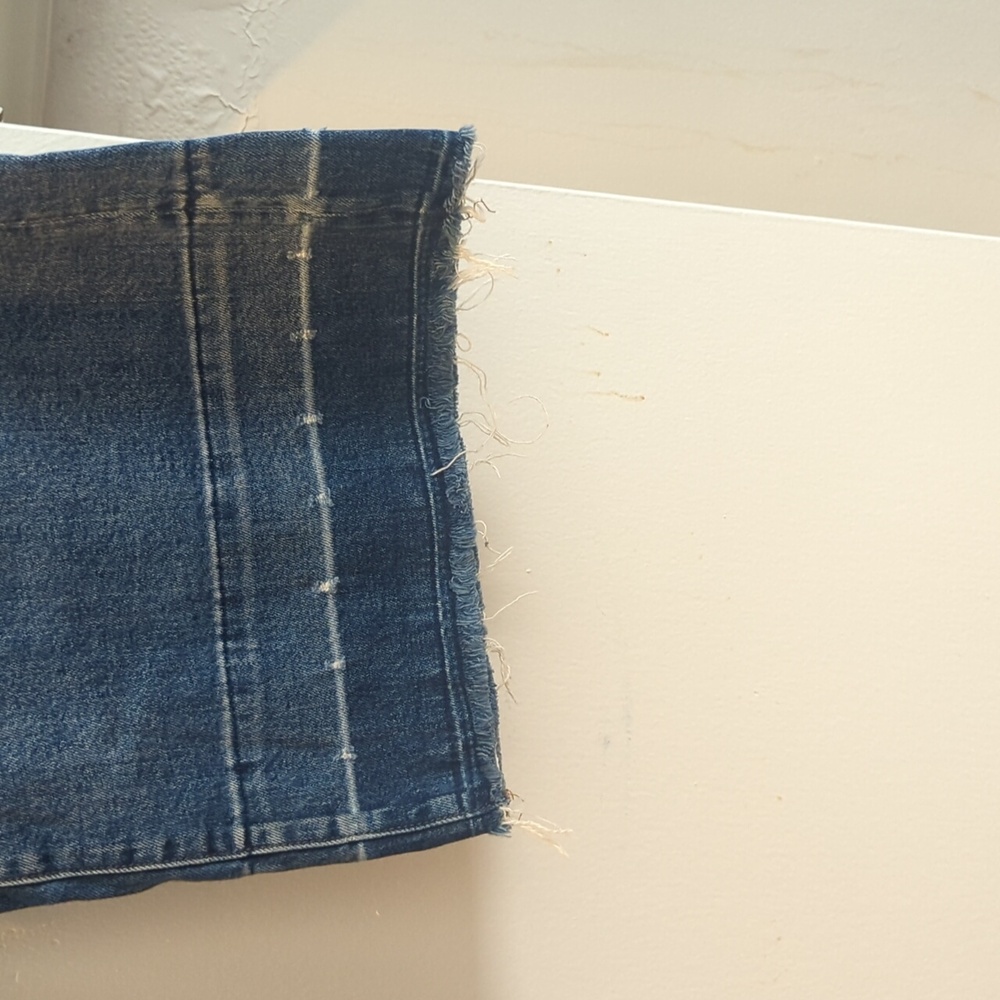 Wide Leg Crop Jeans w/ Distressed Hem - Picture 4 of 4